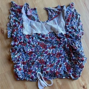 Hollister flower print crop shirt